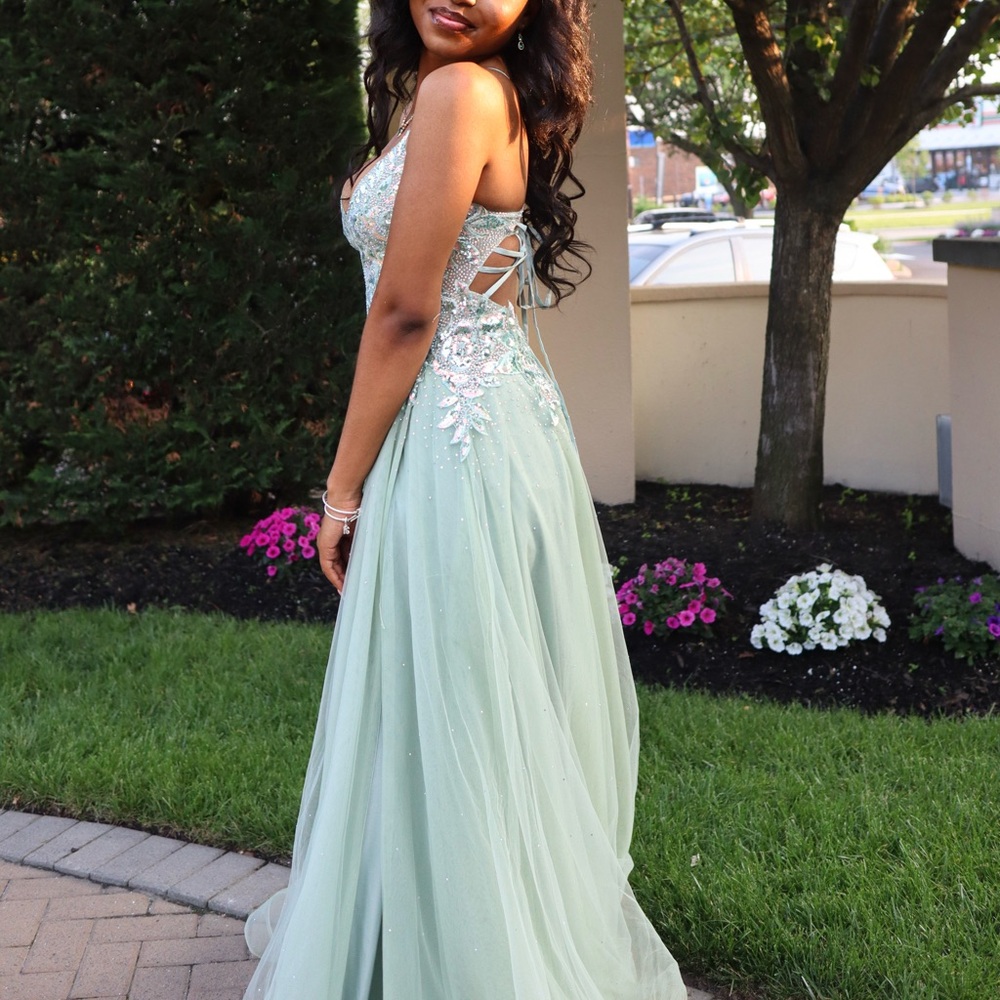 Elegant Mint Green Evening Gown
